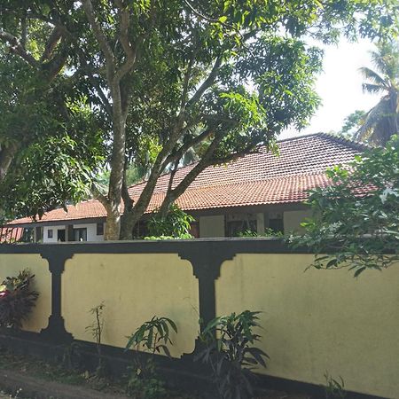 Water Front Home Stay And Resort Анурадхапура Экстерьер фото
